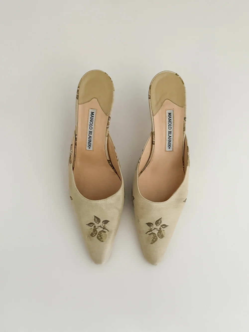 Manolo Blahnik Vintage Berry Mule Heels (US 10 / IT 40.5) — sororité.